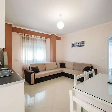Apartament Fjori's *