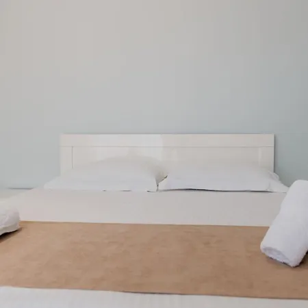 Apartament Fjori's