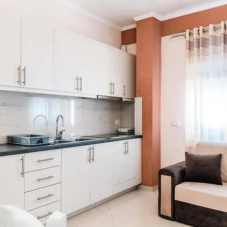 Apartament Fjori's *
